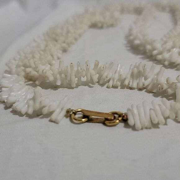 Vintage costume jewelry necklace - Picture 3 of 4